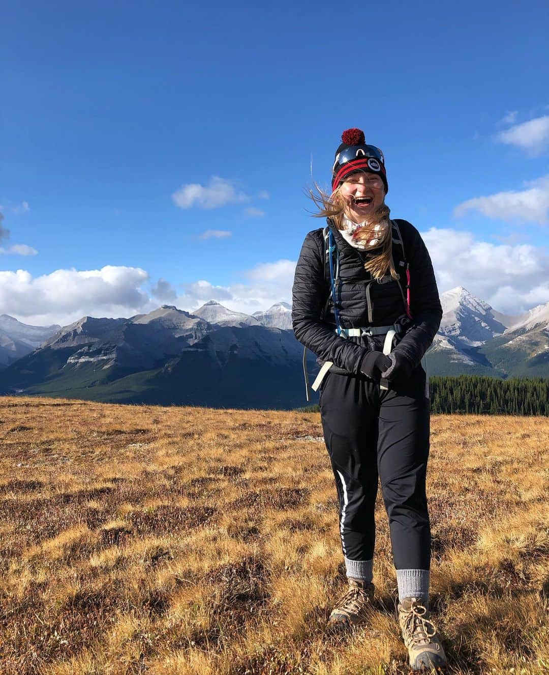 ヘイリー・ベルさんのインスタグラム写真 - (ヘイリー・ベルInstagram)「Larch season 🍂 . . . #explorealberta #hike #canadianrockies #larch」9月27日 6時29分 - hayleighbell