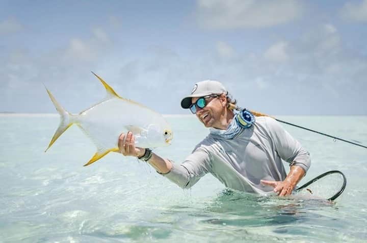 Costa Sunglassesのインスタグラム：「Permit tales.  Catch @keithroseinnesflyfishing on @anchored_outdoors with @aprilvokey for his backstory and an inside look @alphonsefishingco in the Seychelles. Listen at the link in our bio. #BringTheWaterHome #SeeWhatsOutThere #BornOnTheWater」