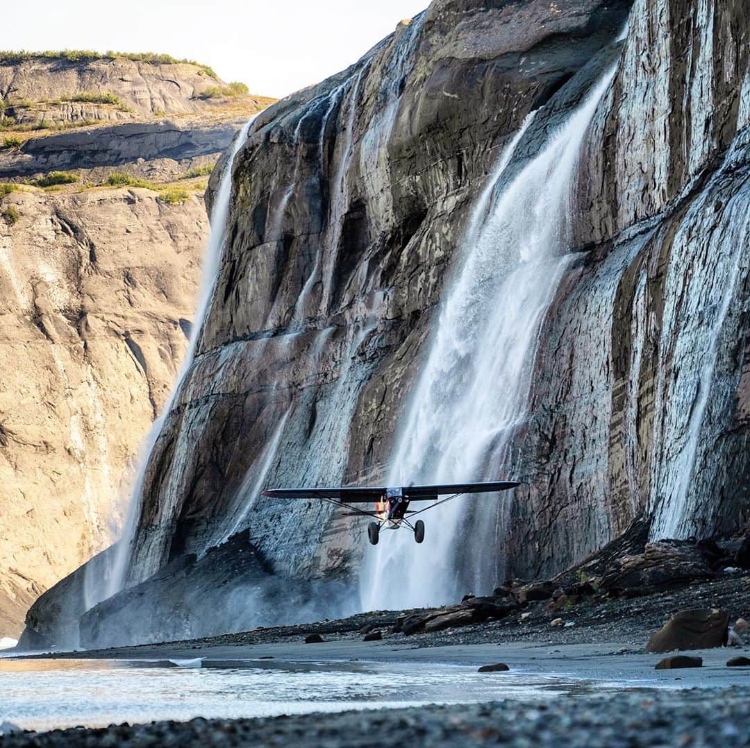 クリス・バーカードのインスタグラム：「Landing in Gnarnia」