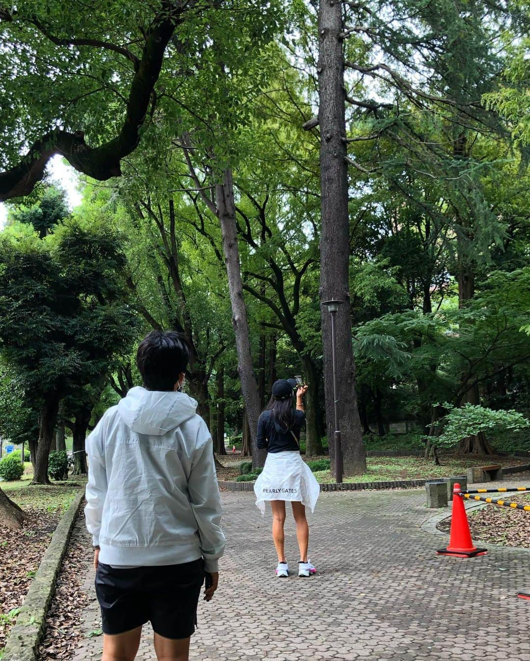 ユンチェヨンさんのインスタグラム写真 - (ユンチェヨンInstagram)「- 아침먹고 동네한바퀴 산책하기 👣🗼 이제 일본도 더위가 가시고 가을이 오고있어요.  여름아 잘가 👋 . . . . . #sundaymornings #tokyotower #jlpga #progolfer」9月27日 12時24分 - cyyoon35