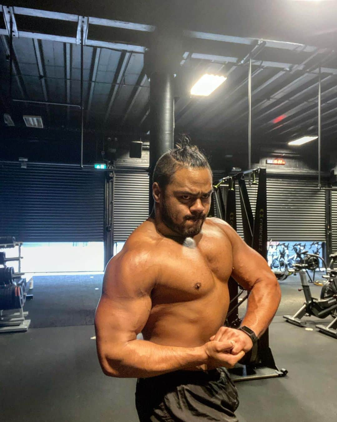 トーア・ヘナーレさんのインスタグラム写真 - (トーア・ヘナーレInstagram)「Always battle mode.  #MUSCLE #TRAINING #HUSTLE #LIFE #GYM #GRIND #BEEF #HENARE #NJPW #NJPWWORLD #WARRIOR #WARRIORWRESTLINF #MAORIWORLDWIDE #PUMP #DREAMS」9月27日 12時26分 - henarenz