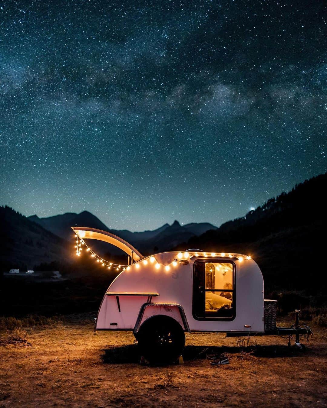 CANON USAさんのインスタグラム写真 - (CANON USAInstagram)「“This was our first time taking our new teardrop camper out for a camping trip in the Colorado mountains. We have two little kiddos ages 1&3 and we all squeezed into this tiny queen size camper for three nights while driving around the beautiful mountain region near Crested Butte. The kids were ecstatic and now that we’re home, keep asking to go on more adventures!”⛰Thank you for sharing your #CanonMemories with us, @sweetlittlejourney_! 📷Camera: #Canon EOS 5D Mark IV Lens: EF 24-105mm f/4L IS USM ...Have an uplifting story and photo to share with us? Submit your #CanonMemories at canon.us/canonmemories」9月27日 7時30分 - canonusa