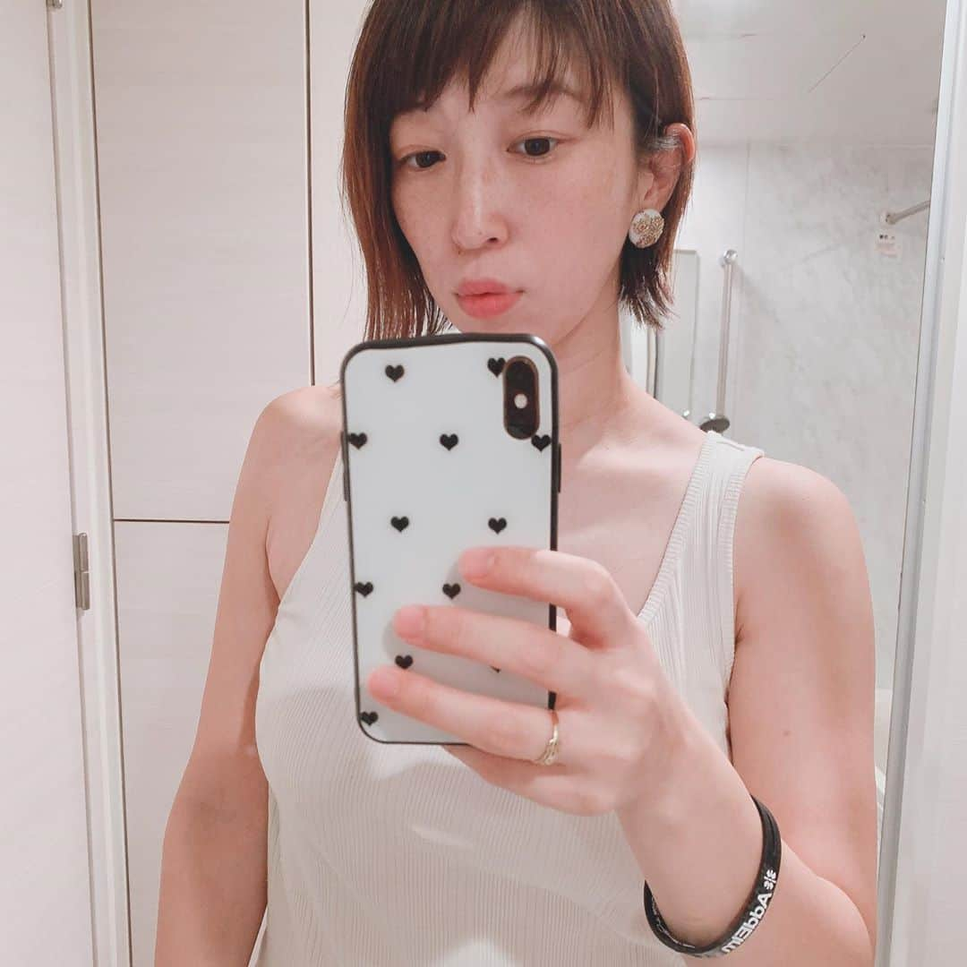 井出由起さんのインスタグラム写真 - (井出由起Instagram)「#バッサリカット   美容師 @10koshi  @hairsalontenmotoazabu   いつもありがとうございます😊🙏  #ヘアスタイル #井出由起  #バレトンマスタートレーナー #バレトン東京」9月27日 7時42分 - yukiide_official