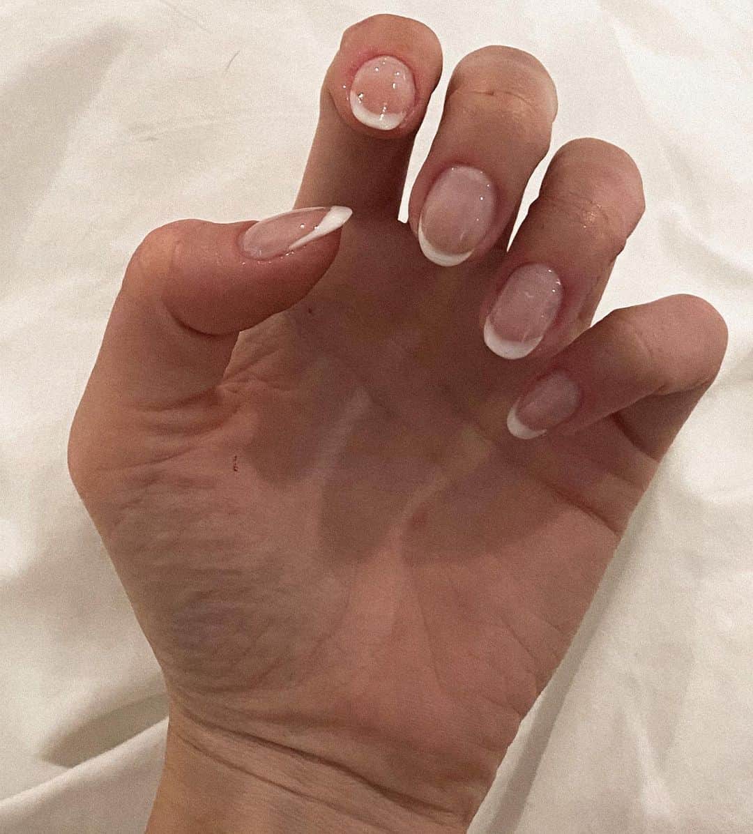 Lauren Elizabethさんのインスタグラム写真 - (Lauren ElizabethInstagram)「getting a little too good at this at home manicure thing 😏」9月27日 8時12分 - laurenelizabeth