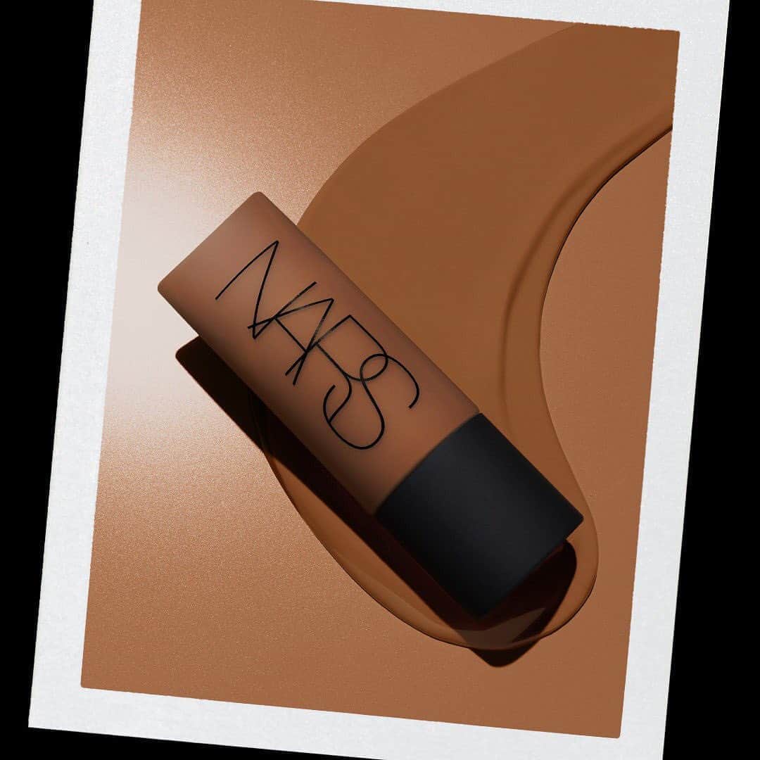 NARSさんのインスタグラム写真 - (NARSInstagram)「Picture perfect. New Soft Matte Complete Foundation creates a smooth, mattified, second-skin look that appears flawless in photos—and IRL.」9月27日 8時27分 - narsissist
