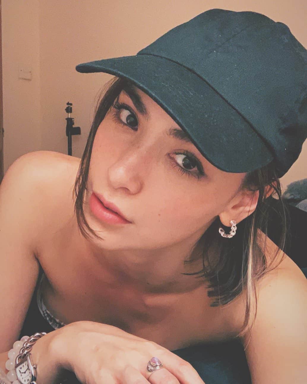 ダンシーシャノン美沙のインスタグラム：「I love HK 💕🌴.  香港に来てそろそろ1年 居ればいるほど好きになってる♪  特に好きなのは香港の自然と 公園  公園にいくとみーんなが面白い 不思議な動きを してて本当笑顔になる😊  コロナが終わって香港に来た際は 是非公園にいってみてね！笑  #rodanandfieldsconsultant #japan #hongkong #tokyo #beautyadvisor #workfromhome #selfie #yoga #yogagirl #yogini #workout #ロダンアンドフィールズ #在宅ワーク #在宅勤務 #ノマドワーカー #リモートワーク #美容好きな人と繋がりたい #ヨガ好きな人と繋がりたい #子育てママ #sns活用 #zoomでお仕事 #美容オタク #ヨガ #アンチエイジング #美肌」