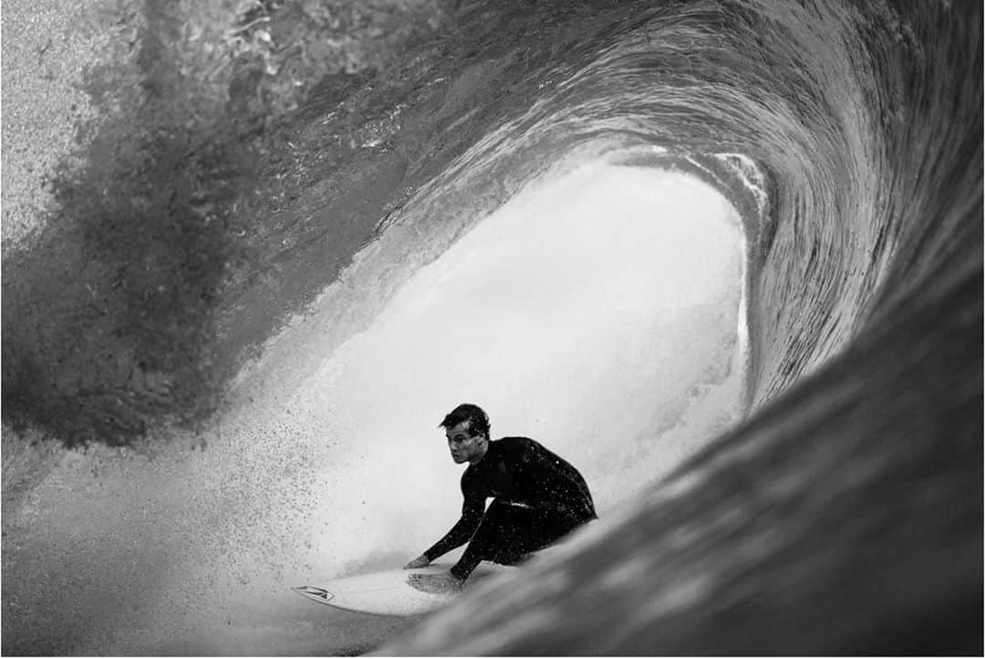 ボルコムのインスタグラム：「@jackrobinson_official putting the new @volcomsurf wetsuits to the test! 🏄‍♂️ Tap to pre-order or go to 👉  vol.cm/wetsuits 👈   📸  @Driftwoodphotography_mr」