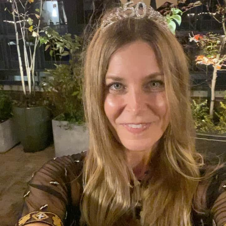 シェリ・ムーン・ゾンビのインスタグラム：「Thanks for all the Happy Birthday wishes🎈🎂🎈 #birthdaygirl #50」