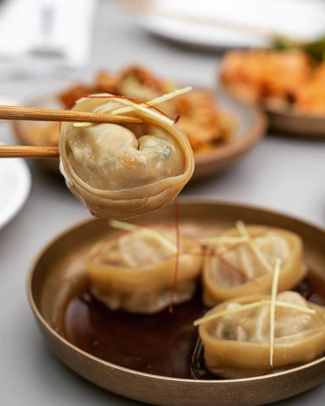 のインスタグラム：「Happy National Dumpling Day! 🥟  Tag your dumpling date! - 📷: @toothache_mag  📍: @hanoakpdx  #Portland #PortlandNW #PDX #Dumpling #PDXEater」