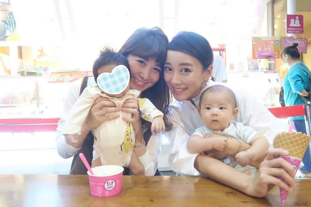 Mai Wakimizuのインスタグラム：「やっとやっとやーっと会えたsaorin family＼(^o^)／来月に予定しているお宮参りの準備を終えて、そのまま1日一緒に過ごせました♡息子達の絡みが可愛過ぎて愛おし過ぎて、結果疲労感。笑 昨夜は余韻でなかなか寝つけなかった♡ #赤ちゃん#男の子ママ#男の子べビー#幼馴染#生後2ヶ月」