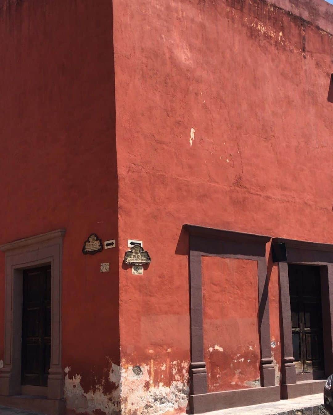 トームさんのインスタグラム写真 - (トームInstagram)「Doorways of magical #SanMiguelDeAllende #Guanajuato #Mexico」9月27日 9時31分 - tomenyc