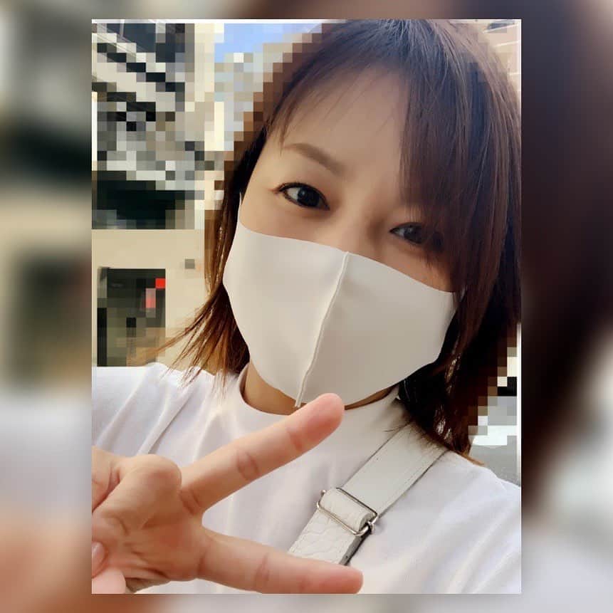 中澤裕子のインスタグラム：「☀️☀️ 朝ヨガ終わり。 風が気持ち良くて いいね。」