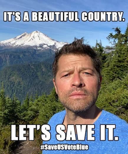 ミーシャ・コリンズさんのインスタグラム写真 - (ミーシャ・コリンズInstagram)「It's a beautiful country. Let's save it!!   Post your iconic American selfie tagged #SaveUSVoteBlue, then VOTE for @joebiden! bit.ly/Reg2VoteMC   #VoteBlue」9月27日 10時02分 - misha