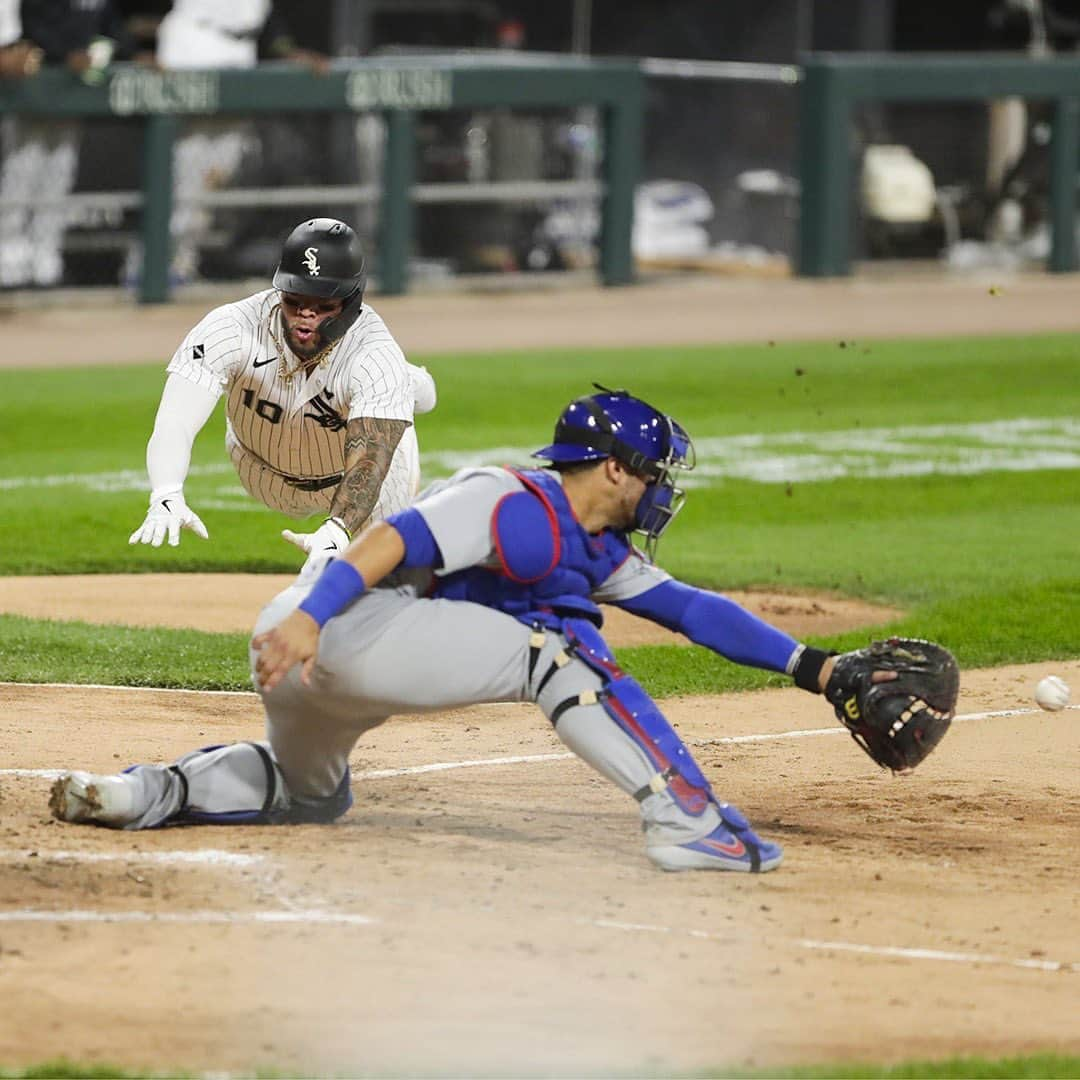 MLBさんのインスタグラム写真 - (MLBInstagram)「@whitesox fly back in front. 😯」9月27日 10時08分 - mlb