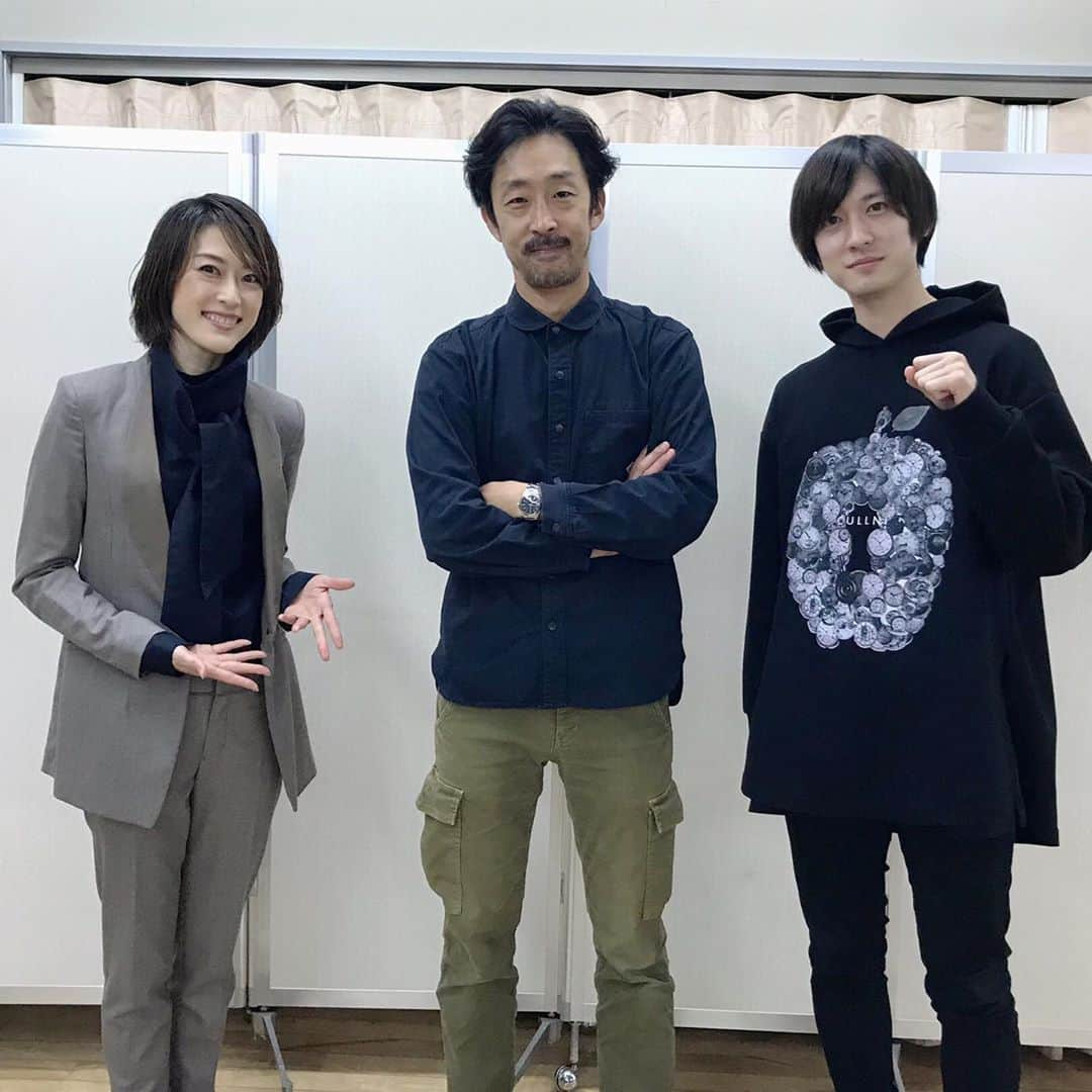 如月蓮さんのインスタグラム写真 - (如月蓮Instagram)「.﻿ 『さらば黒き武士』﻿ 集合致しました！﻿ ﻿ 見よ、この緊張感。笑﻿ 撮影時、﻿ 「如月さん、もう少し寄ってください！」﻿ と何度言われたことか。﻿ 恐れ多くて絶妙に距離。笑﻿ ﻿ ﻿ この興奮を、“どうやって伝えよう”﻿ ﻿ ﻿ 続きは、﻿ FCサイト【ren time】のブログに綴りました。﻿ 秋の夜長のお供にぜひご一読ください。笑﻿ .﻿ .﻿ .﻿ #さらば黒き武士﻿ #藤間勘十郎　先生﻿ #北村有起哉　さん﻿ #山本一慶　さん　﻿ #如月蓮﻿ #RENスタグラム﻿」9月27日 10時45分 - kisaragi.ren2