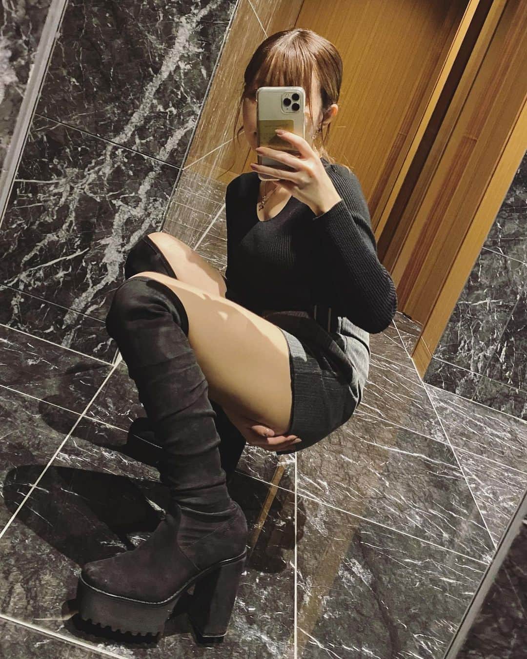 歩乃華（ほのらん）のインスタグラム：「手はパンツ隠してます笑」
