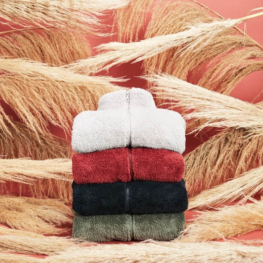 UNIQLO UKのインスタグラム：「The perfect way to keep warm this Autumn.  #Uniqlo #LifeWear #UniqloLifeWear」