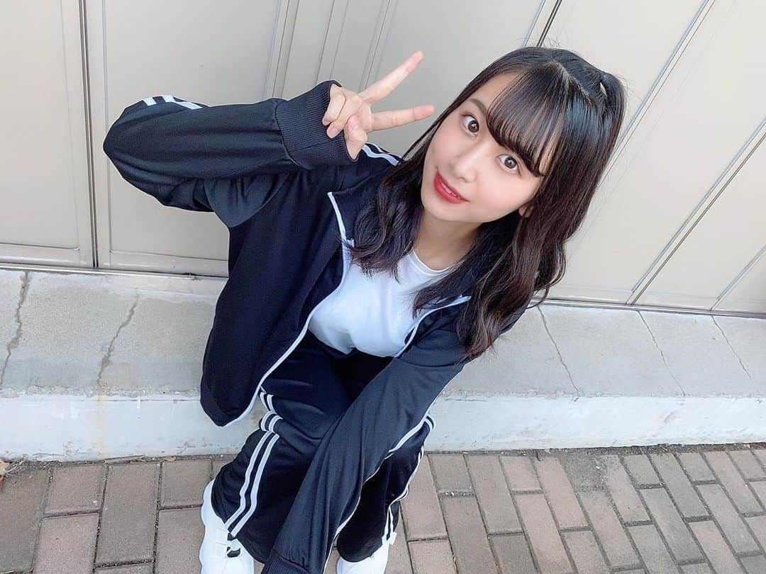 富永夢有のインスタグラム：「. マネージャー感あるかなぁ？ . . #ngt48 #富永夢有 #マネージャー #感 #ありますか #黒 #ジャージ #followme #좋아요」