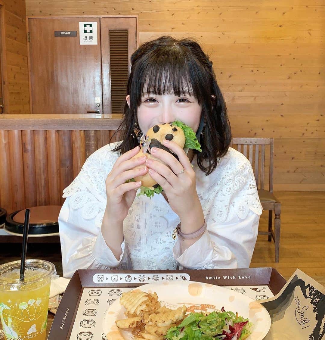 武井紗良さんのインスタグラム写真 - (武井紗良Instagram)「パンダのハンバーガーも食べたよ🐼」9月27日 20時49分 - sweets_sweetss