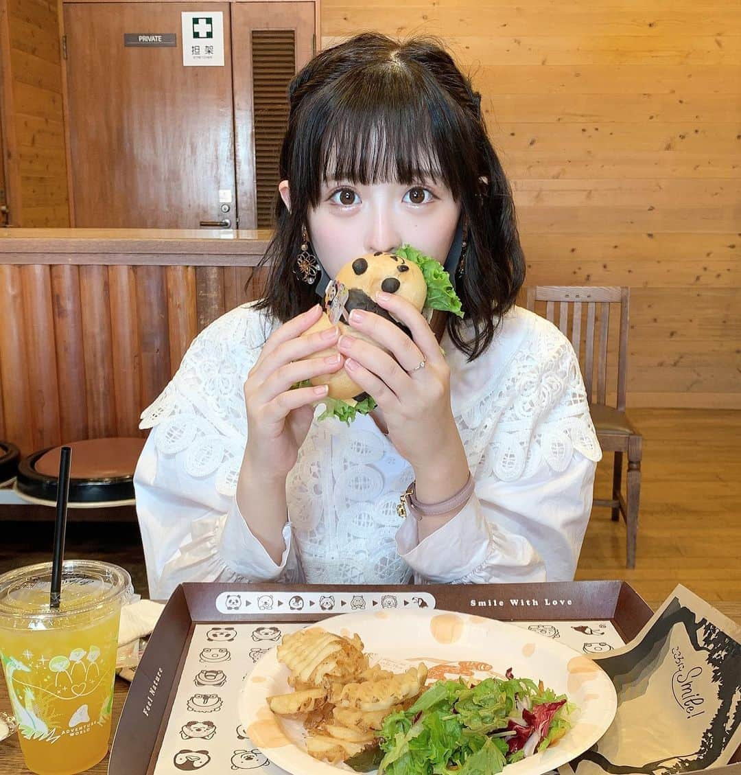 武井紗良さんのインスタグラム写真 - (武井紗良Instagram)「パンダのハンバーガーも食べたよ🐼」9月27日 20時49分 - sweets_sweetss