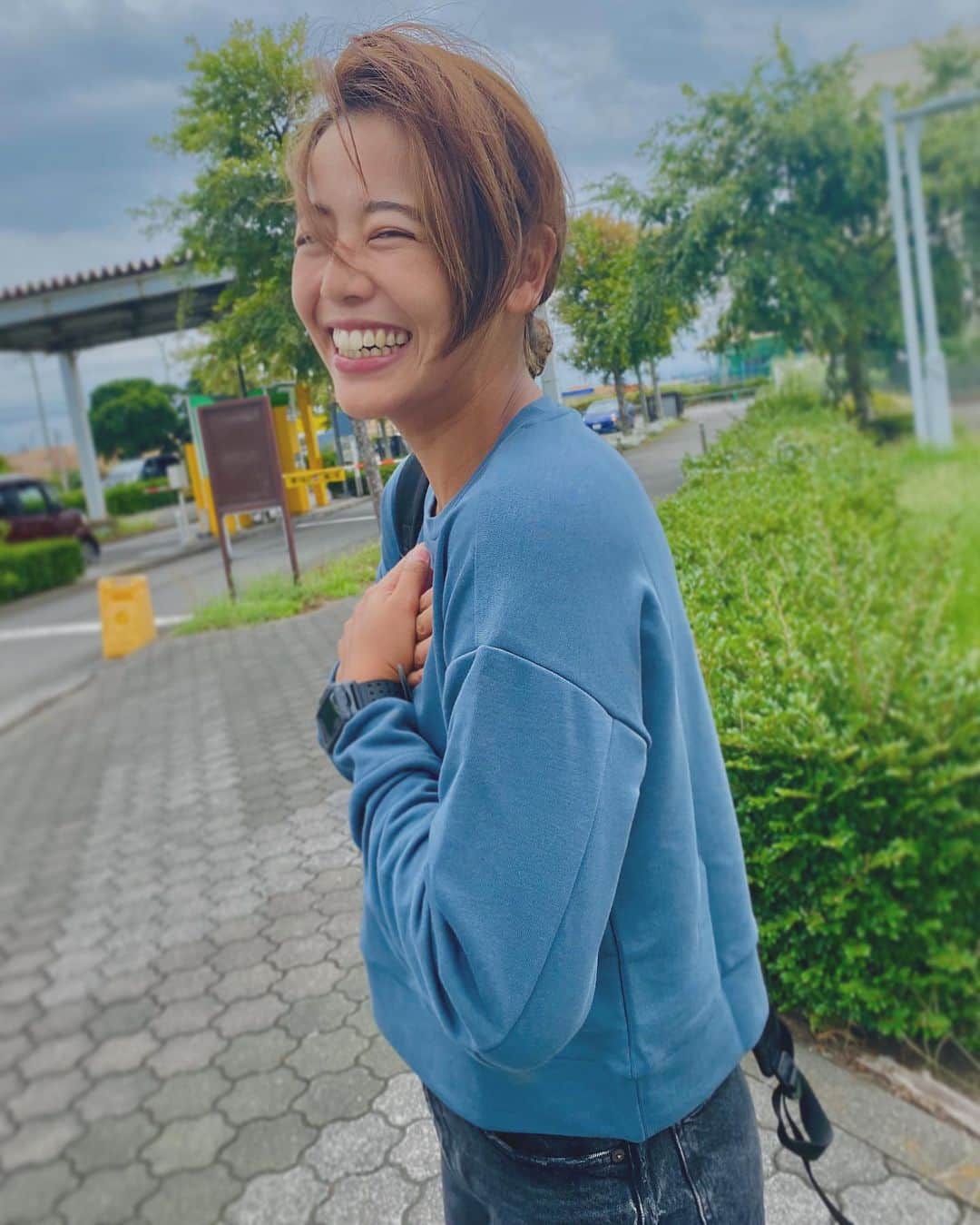 のインスタグラム：「😇😇  秋が好き〜  #秋#九月 #長袖#リサイクル素材 #ステラ#アディダス#トレーナー#リュック #秋晴れ」