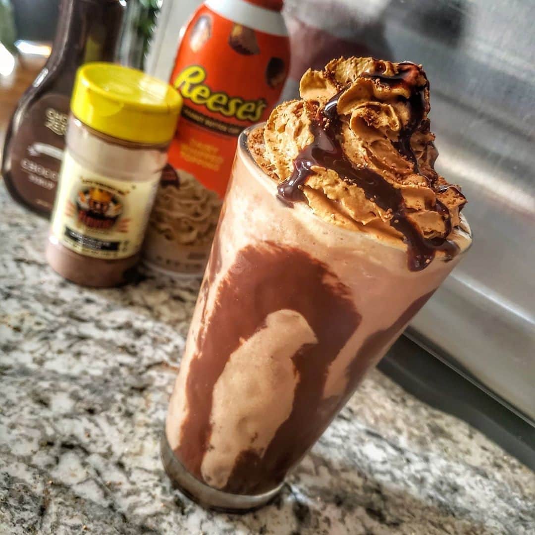 Flavorgod Seasoningsさんのインスタグラム写真 - (Flavorgod SeasoningsInstagram)「Daaaaang! Check out this beaut 😍  by customer: @cynfully_lowcarb⁠ using Flavorgod Chocolate Donut Topper!⁠ -⁠ Add delicious flavors to your meals!⬇️⁠ Click link in the bio -> @flavorgod  www.flavorgod.com⁠ -⁠ @teeccino 1 teabag in 1/4 c hot water⁠ @torani 1 T Brown Sugar Cinnamon⁠ 1 T cocoa powder⁠ 1 T pb powder⁠ 1/4 c hwc⁠ 1/4 c unsweetened almond milk⁠ Ice⁠ -blended in my @ninjakitchen #powerpitchersystem and topped with #Reeseswhippedcream, @flavorgod chocolate donut and @choczero chocolate 🙌⁠ -⁠ Flavor God Seasonings are:⁠ ➡ZERO CALORIES PER SERVING⁠ ➡MADE FRESH⁠ ➡MADE LOCALLY IN US⁠ ➡FREE GIFTS AT CHECKOUT⁠ ➡GLUTEN FREE⁠ ➡#PALEO & #KETO FRIENDLY⁠ -⁠ #food #foodie #flavorgod #seasonings #glutenfree #mealprep #seasonings #breakfast #lunch #dinner #yummy #delicious #foodporn」9月27日 21時01分 - flavorgod