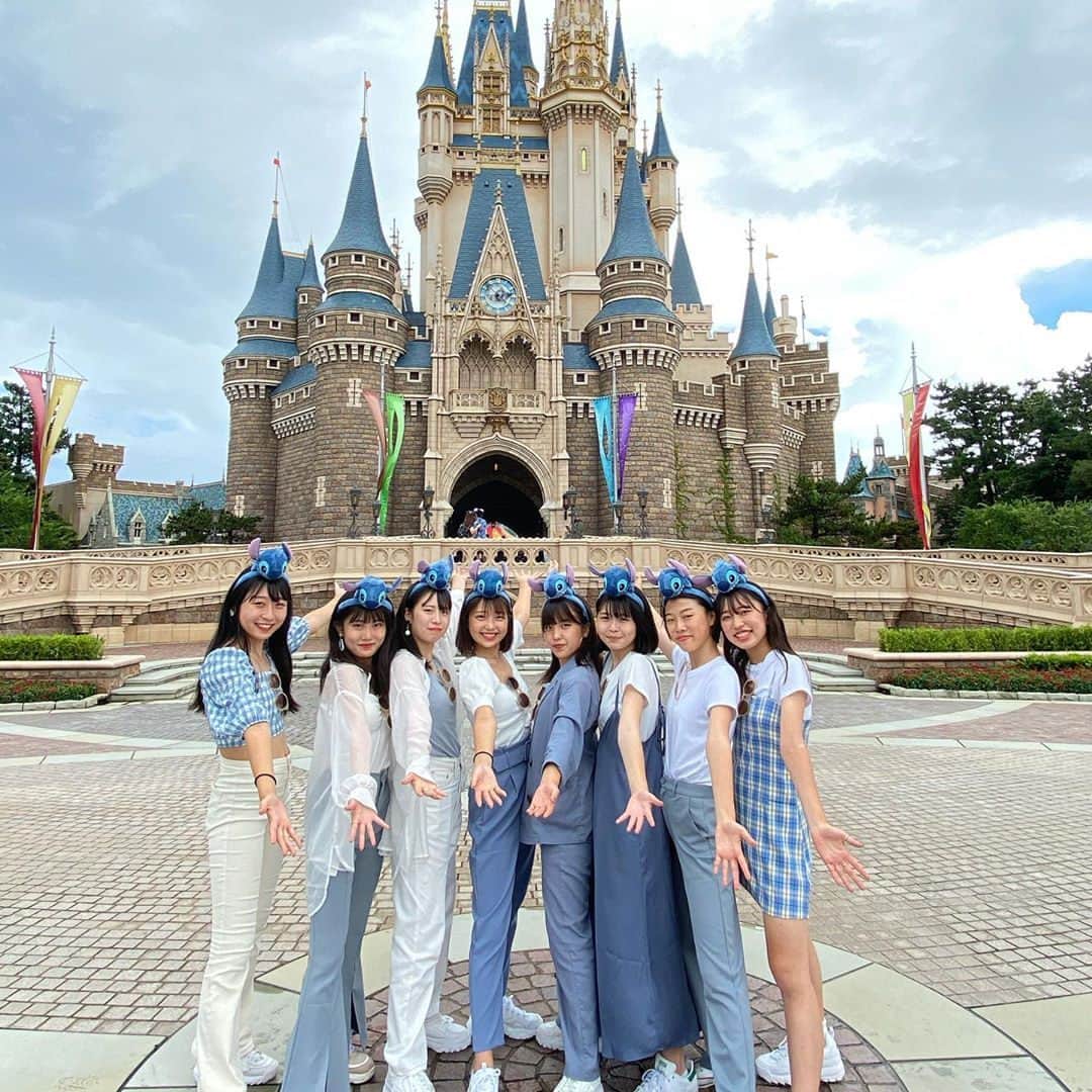 Riliさんのインスタグラム写真 Riliinstagram 大人数ディズニーはテーマカラーを事前に決めて コーデを組んじゃおう 写真に統一感が出てかわいい仕上がりに 注意 外出の際はマスクの着用 人との距離を保つなどの感染対策を心がけ