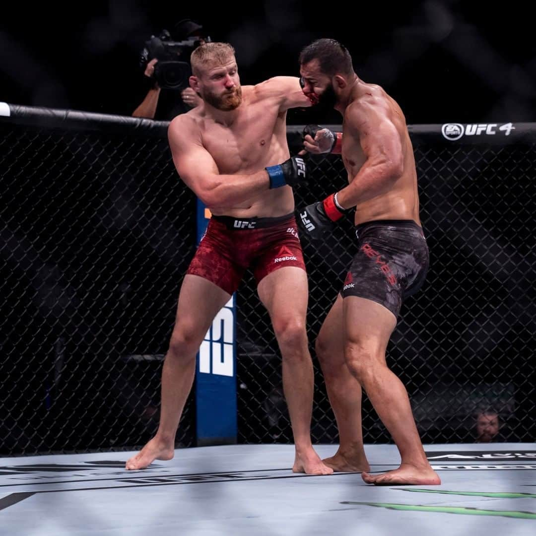 UFCさんのインスタグラム写真 - (UFCInstagram)「The new era has begun! 🇵🇱 What did you think of @JanBlachowicz's performance?  [ #UFC253  #InAbuDhabi  @VisitAbuDhabi ]」9月27日 21時04分 - ufc