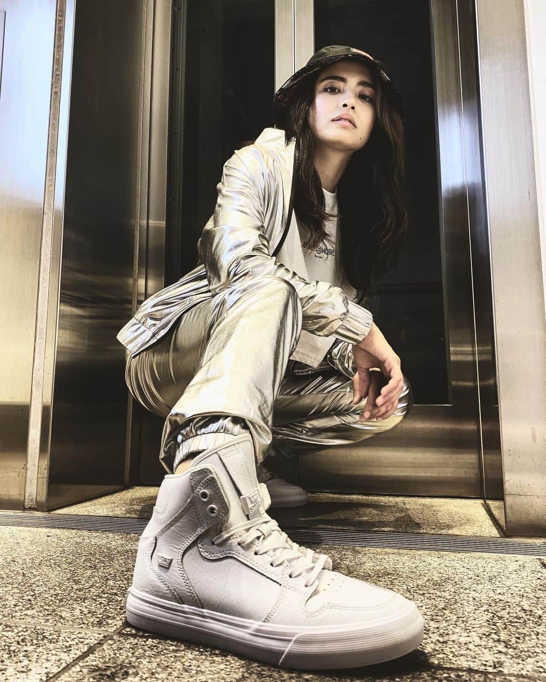 SUPRA TOKYOさんのインスタグラム写真 - (SUPRA TOKYOInstagram)「【VAIDER CLASSICS】 “WHITE WHITE RED” — instore & online —  Model : @stephanie_tiemi  #supratokyo  #sneaker #vaider」9月27日 21時05分 - supratokyo