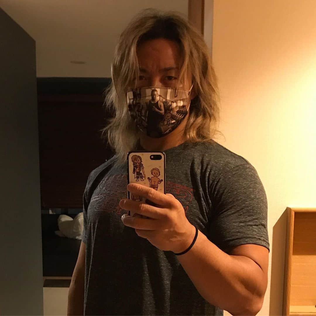 のインスタグラム：「「誰かに見られているとトレーニングの集中力が上がる」このコンセプトで考えられた「棚橋が見てマスク」。ひとりトレの相棒に💪 #少し遊び始めてる」
