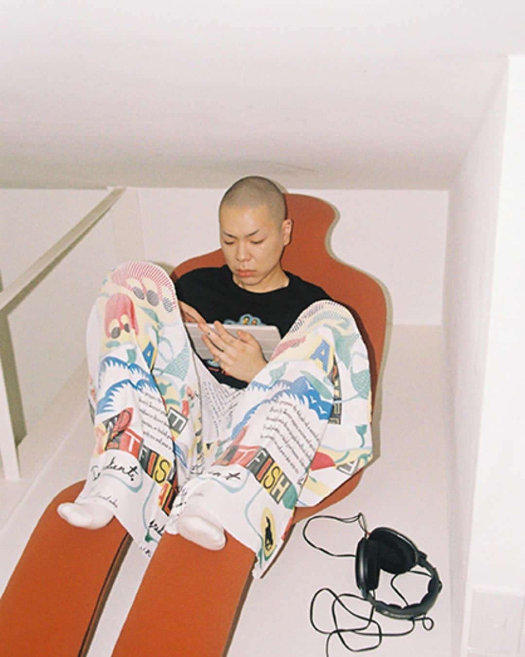 Oh Hyukのインスタグラム：「New interview with @silvermag.jp  Photo @dasomhahn Styling @yeyoungkim9 Make-up @kangyoonjin_  Interview @inmybaggggggg Edit @mikuto___m @shohei__kawamura Text @ryotajima_dmrt Silver No.9 @silvermag.jp #silver #silvermagazine #ohhyuk」