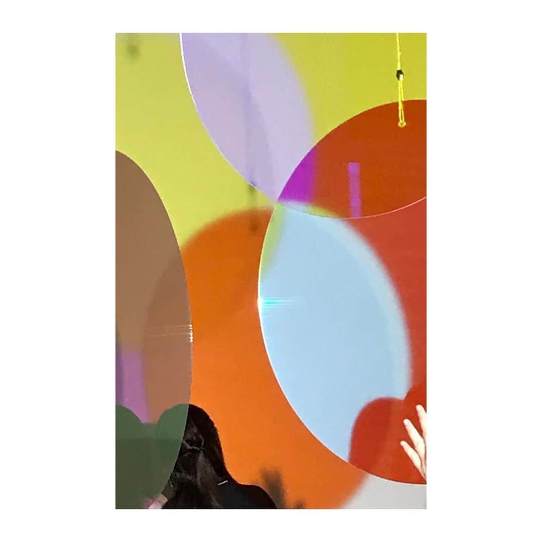 ジュリアン デイヴィッドのインスタグラム：「Beautiful and poetic Olafur Eliasson Exhibition at MOT Tokyo @studioolafureliasson last day.」