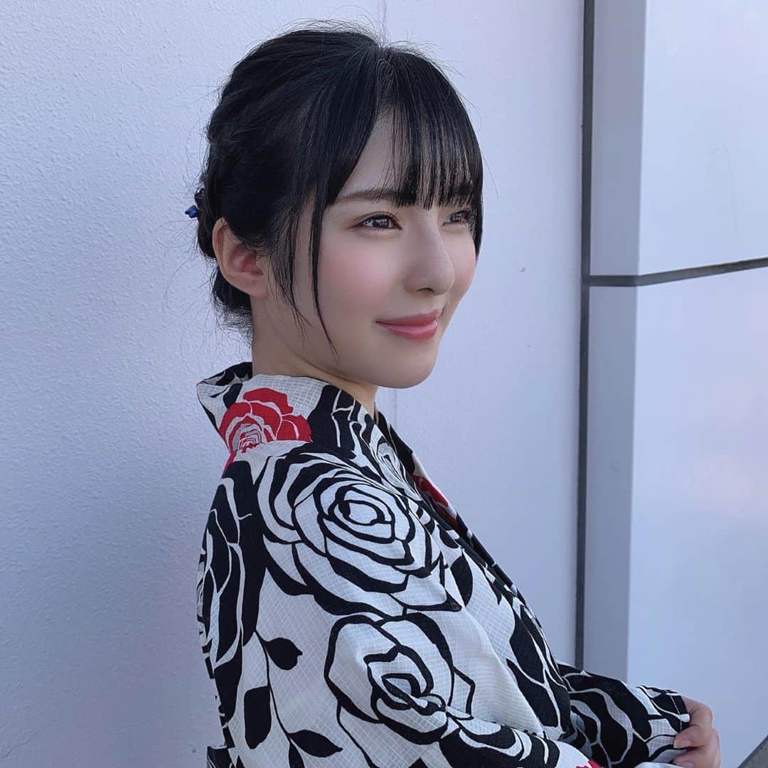 大塚七海のインスタグラム：「ㅤㅤㅤㅤㅤㅤㅤㅤㅤㅤㅤㅤㅤ 今日のおしゃべり会は浴衣を着ました🕊❤︎  ㅤㅤㅤㅤㅤㅤㅤㅤㅤㅤㅤㅤㅤ 夏の終わり🍃 ㅤㅤㅤㅤㅤㅤㅤㅤㅤㅤㅤㅤㅤ #ngtおしゃべり会 #浴衣」