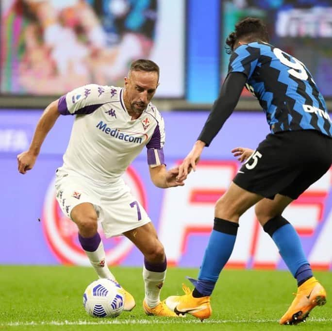 ACFフィオレンティーナさんのインスタグラム写真 - (ACFフィオレンティーナInstagram)「Franck Ribery 👑  Rate @franckribery7’s performance against Inter 1️⃣-🔟: ____ ✍️  #ForzaViola 💜 #InterFiorentina #Fiorentina #ACFFiorentina #Ribery」9月27日 21時20分 - acffiorentina