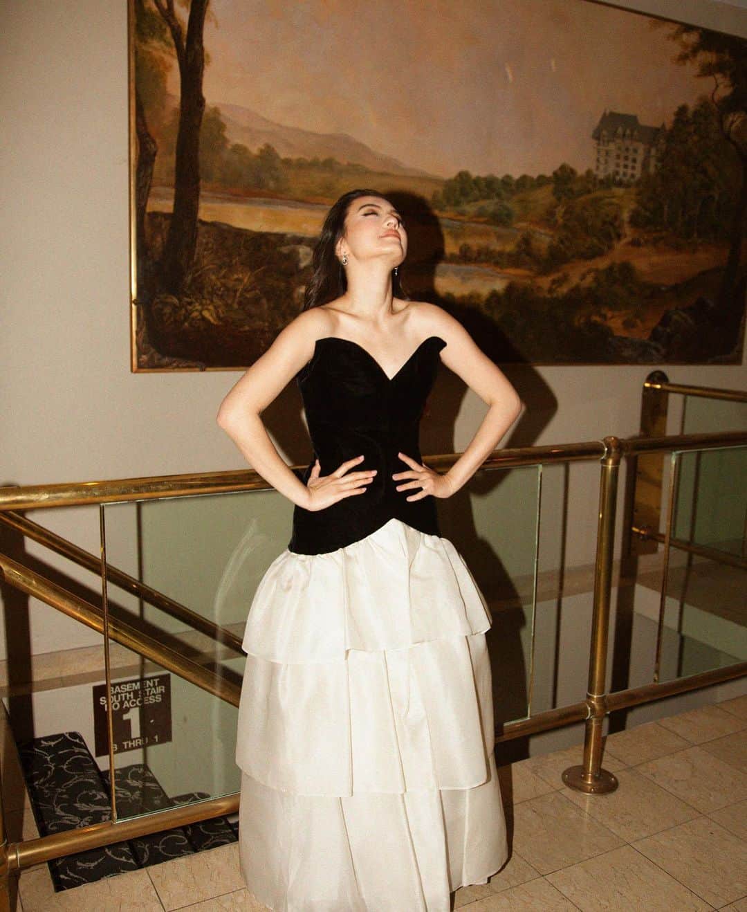 ラライン・シャーのインスタグラム：「This Christian Dior dress and I are officially vintage, both born in the 80’s ! 🤍🖤」