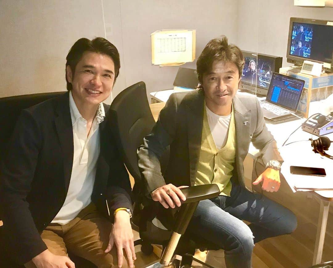 のインスタグラム：「テニスのATPツアーハンブルク大会、ルブレフ(ロシア)とチチパス(ギリシャ)が決勝進出です！準決勝2試合を解説 村上武資さんとお伝えしましたが、2人とも非常にいい状態で勝ち上がり全仏オープンを前に素晴らしい決勝になりそうです。決勝は今晩7時から、WOWOWメンバーズオンデマンドでお送りいたします♪」