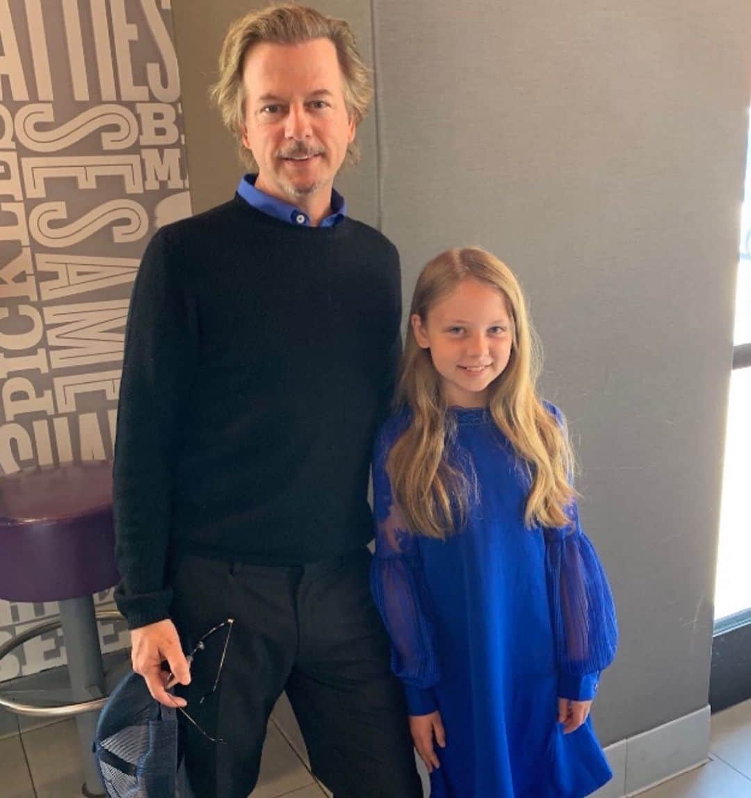 デヴィッド・スペードのインスタグラム：「#nationaldaughterday . Look its Harper! The best.  Heres us chilling at McDonald’s after Sadies bat mitzvah 🍟」