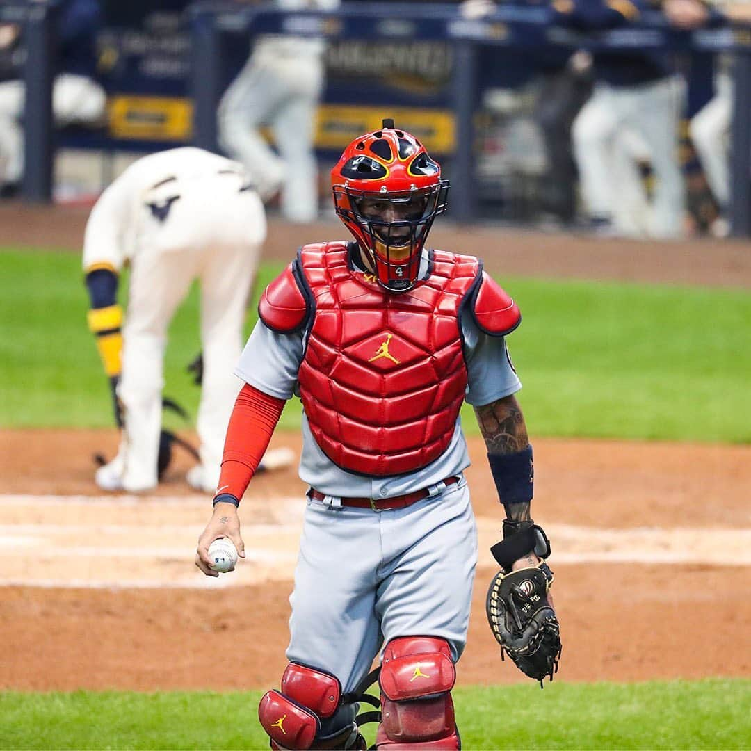 MLBさんのインスタグラム写真 - (MLBInstagram)「Heading into the final day of the season, these FOUR teams remain in the hunt for the final TWO spots.」9月27日 13時55分 - mlb