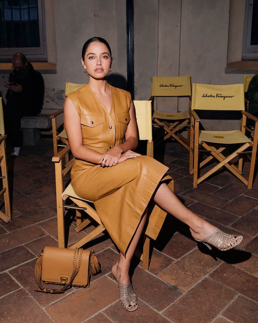 のインスタグラム：「Italian actress Matilde Gioli stuns in a sleeveless Cuoio nappa dress at the Salvatore Ferragamo Spring/Summer 2021 fashion show. #FerragamoSS21」