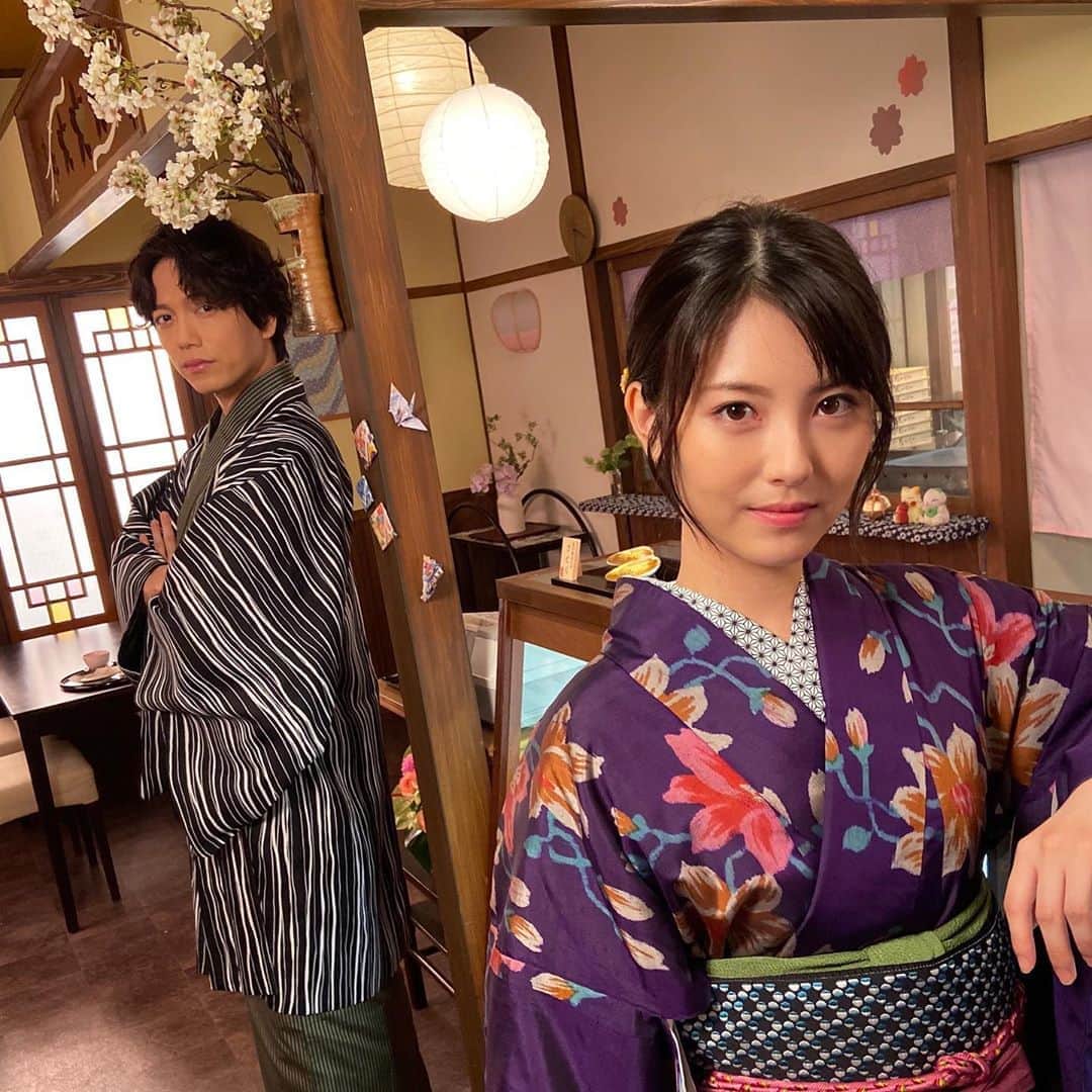 【公式】私たちはどうかしているのインスタグラム：「﻿ ‪オフショ公開‼️本日はこちら💕‬﻿ ﻿ ‪#七桜ちゃんモード＆‬﻿ ‪#全力笑顔の美波ちゃん🥰‬﻿ ‪#ブレない育さまの男前さたるや✨‬﻿ ‪#そして‬﻿ ‪#実は本気で七桜ちゃんを好きらしい‬﻿ ‪#多喜川さんが驚きの行動にっ⁉️‬﻿ ‪#私たちはどうかしている ‬﻿ ‪#わたどう‬﻿ ‪#浜辺美波‬﻿ ‪#横浜流星‬﻿ ‪#山崎育三郎‬﻿ ‪#最終回2時間SP9月30日夜9時‬」