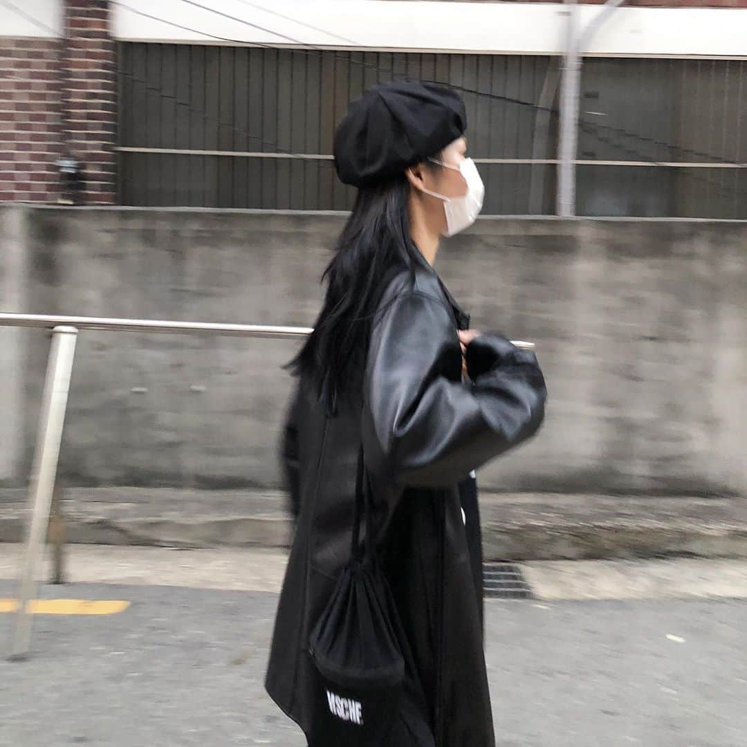 solsolさんのインスタグラム写真 - (solsolInstagram)「#광고 ♠️〰️♣️🐾🖤 #mmgl #minimalgarmentslab #믐글」9月27日 14時47分 - solwlyy