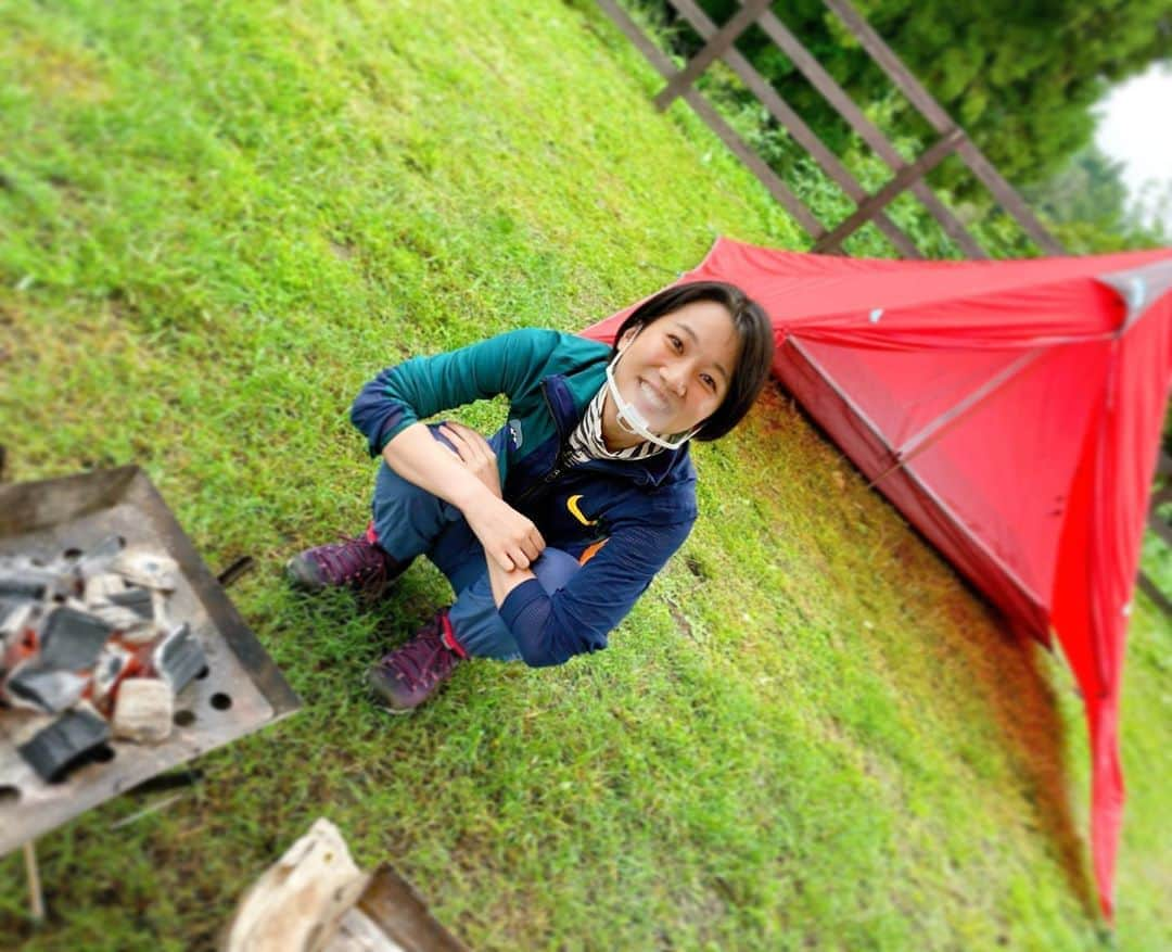 太田唯さんのインスタグラム写真 - (太田唯Instagram)「CAMP DEBUT⛺️🍳🌲﻿ ﻿ なぜかわたしのフェイスシールドだけずっと曇ってるの 自然モザイク﻿ ﻿ ﻿ ﻿ #camp #camping #camplife #nikeacg #sacainike  #キャンプ女子 #デビュー #山 #自然 #最高でした  #つぎは山で釣りしたい」9月27日 14時47分 - yuiohta.official