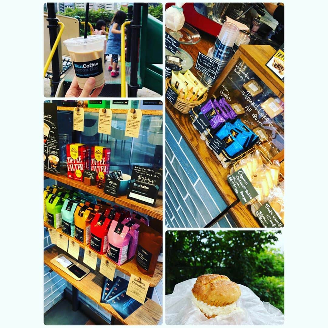 のインスタグラム：「また来てしまった✨ ・ ここのカフェラテ (ヘーゼルナッツシロッププラス)と 塩バタースコーンの虜❣️  この日は近くの公園で 子供たちを遊ばせながらカフェタイム。 バタバタした日の中での 幸せなひと時❣️  ハワイに旅した感じ♪ MAHALO！ ・ #カフェ好きな人と繋がりたい  #カフェラテ #フレーバーカフェ  #ハワイを感じるカフェ  #幸せ時間 #日々に感謝  #主婦日記 #嶺恵斗 #love #cafe #buncoffee #hawaii」