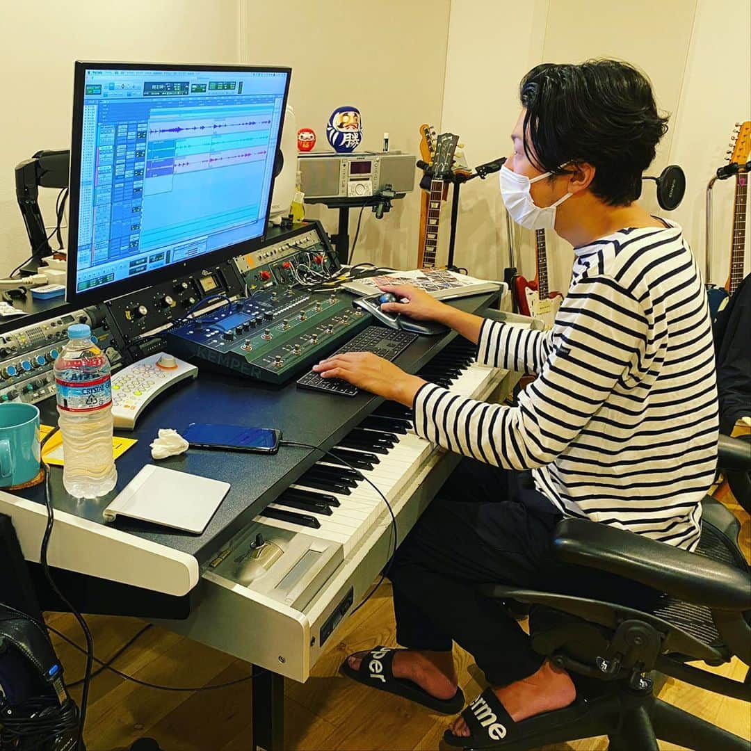 中畑大樹さんのインスタグラム写真 - (中畑大樹Instagram)「ハイハットだけの録音を  するなどした日曜昼飯前  本日の録音技師陽ちゃん」9月27日 15時41分 - daiki_nakahata