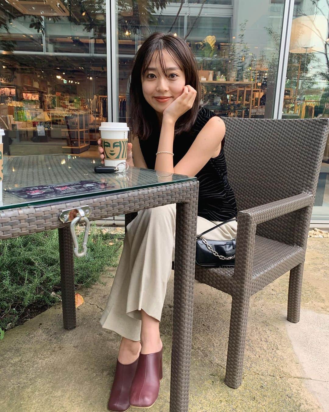 江藤百香のインスタグラム：「サンデー☕️☀️」