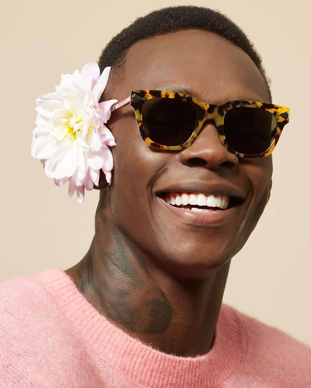 カレンウォーカーのインスタグラム：「Adesanya // @stylebender for Monumental by @KarenWalker, wearing ‘Travis’」