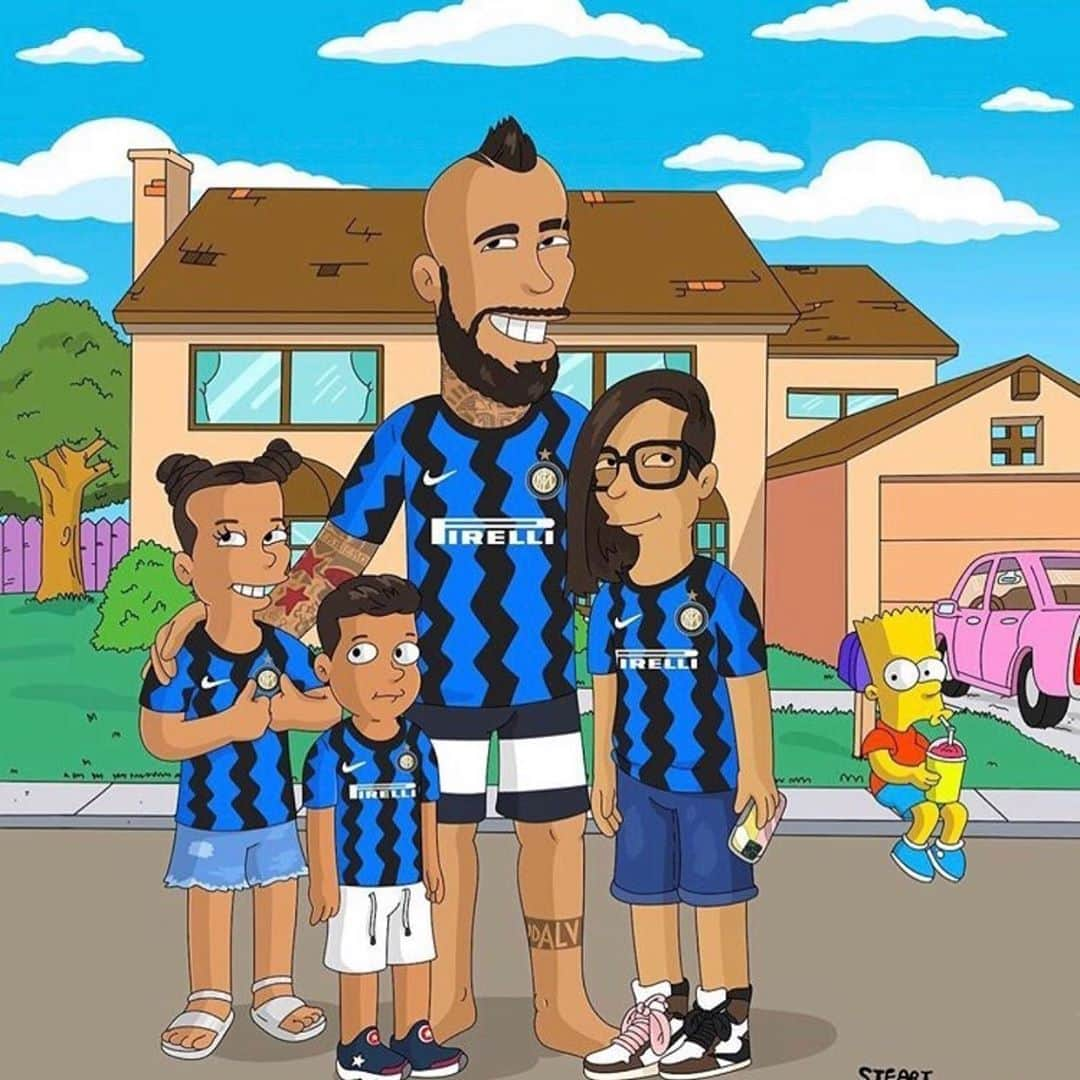 アルトゥーロ・ビダルさんのインスタグラム写真 - (アルトゥーロ・ビダルInstagram)「@inter 💙🖤 familia ❤️👑⚽️👍🏽😉 @steart__  gracias 😊 @monitovidal7oficial 😉😉」9月27日 21時49分 - kingarturo23oficial