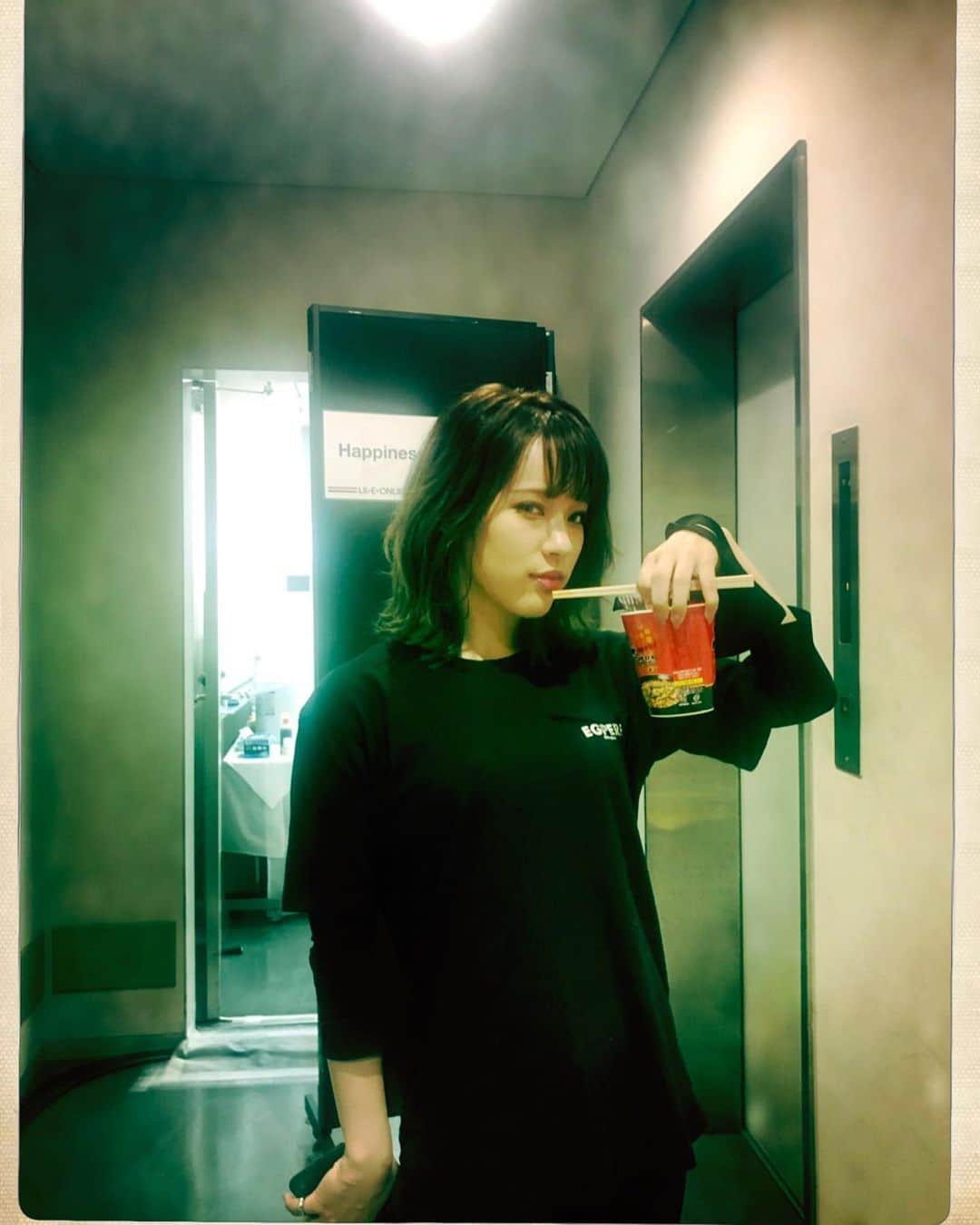 MIYUUさんのインスタグラム写真 - (MIYUUInstagram)「♡︎𝙻𝙸𝚅𝙴×𝙾𝙽𝙻𝙸𝙽𝙴♡︎ 　　　𝙱𝙰𝙲𝙺𝚂𝙸𝙳𝙴」9月27日 16時40分 - immiyuu_official
