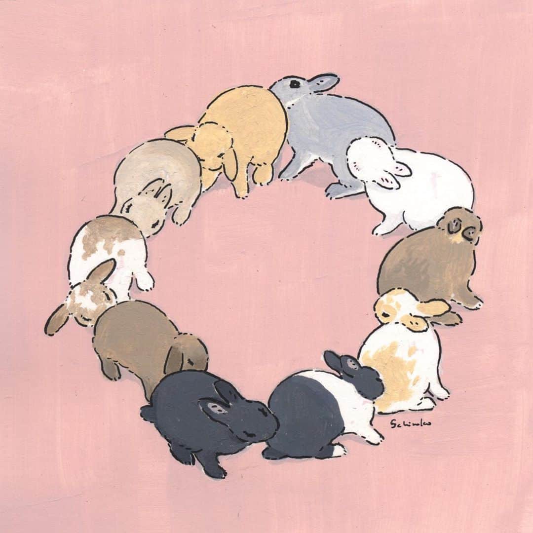 森山標子(しなこ)/Schinakoのインスタグラム：「I wish all people have a shoulder to cry. Please don't comment about The Human Centipede... 誰かの背中をさすってあげる人にも、背中をさすってくれる誰かがいますように。誰も一番後ろではありませんように。 * #illustration#art#drawing#design#acrylicpaint#アクリル絵の具#rabbit#bunny#うさぎ」