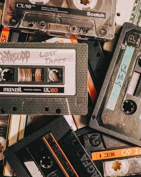 のインスタグラム：「WHAT'S YOU FAVORITE SONG ?⁣ ⁣ #inspiration #music #rock #vintage」